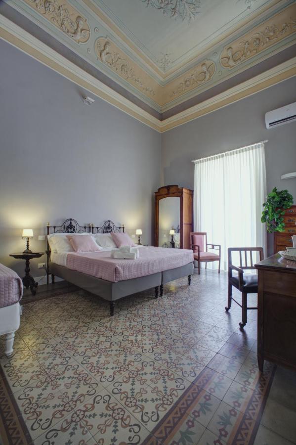 Palazzo Pastura B&B And Apartments CTA Eksteriør billede