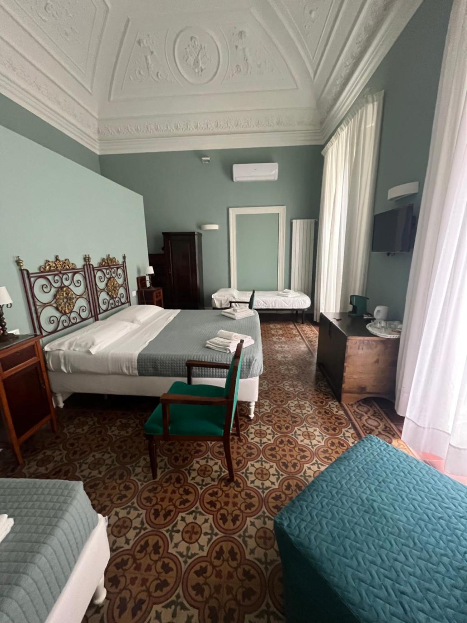 Palazzo Pastura B&B And Apartments CTA Eksteriør billede